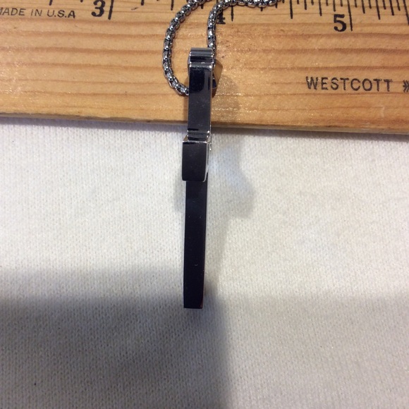 NWT MENS STAINLESS STEEL CROSS WITH ROLO CHAIN - Picture 8 of 9